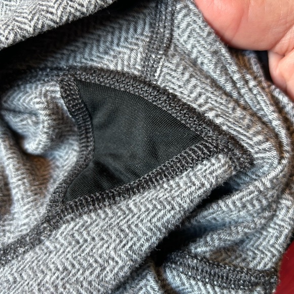 Lululemon Turn Around Tight Heathered Herringbone. Size 4. - Picture 15 of 16